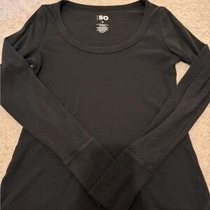 SO Black Ribbed Scoop-Neck Long Sleeve Top (size: m)